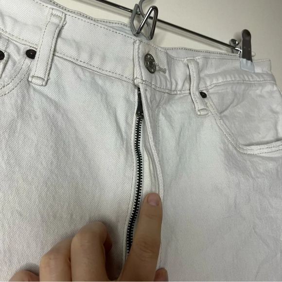 A+F The 4” Mom Short High Rise Off White Denim Shorts - Picture 8 of 12